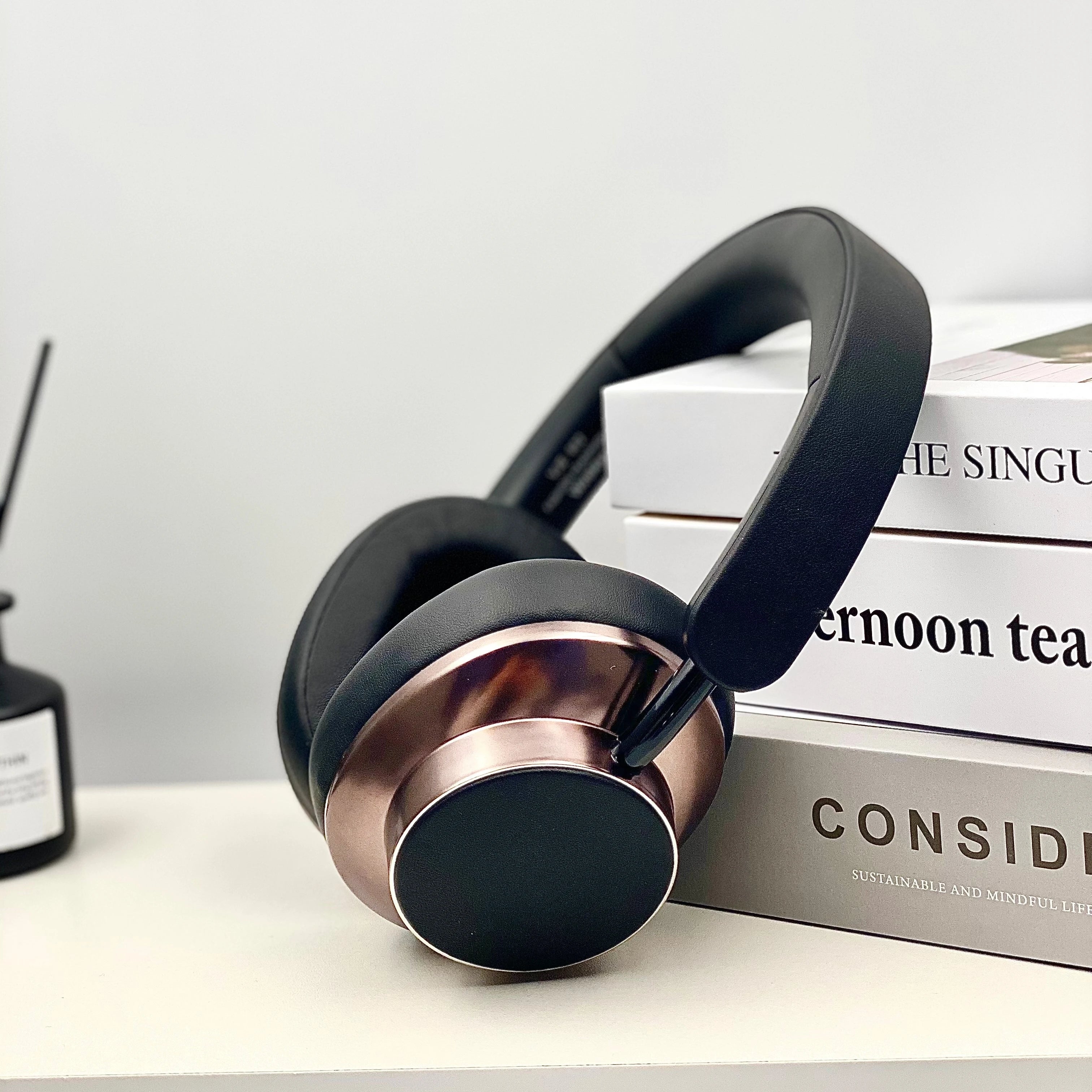 Bluetooth Wireless Headphones with Powerful Bass and Noise Isolation - TEISCHE ND-09, 40H Playtime, Bluetooth 5.3, Comfortable Design, Compatible with All Devices, Ideal for Music and Gaming.