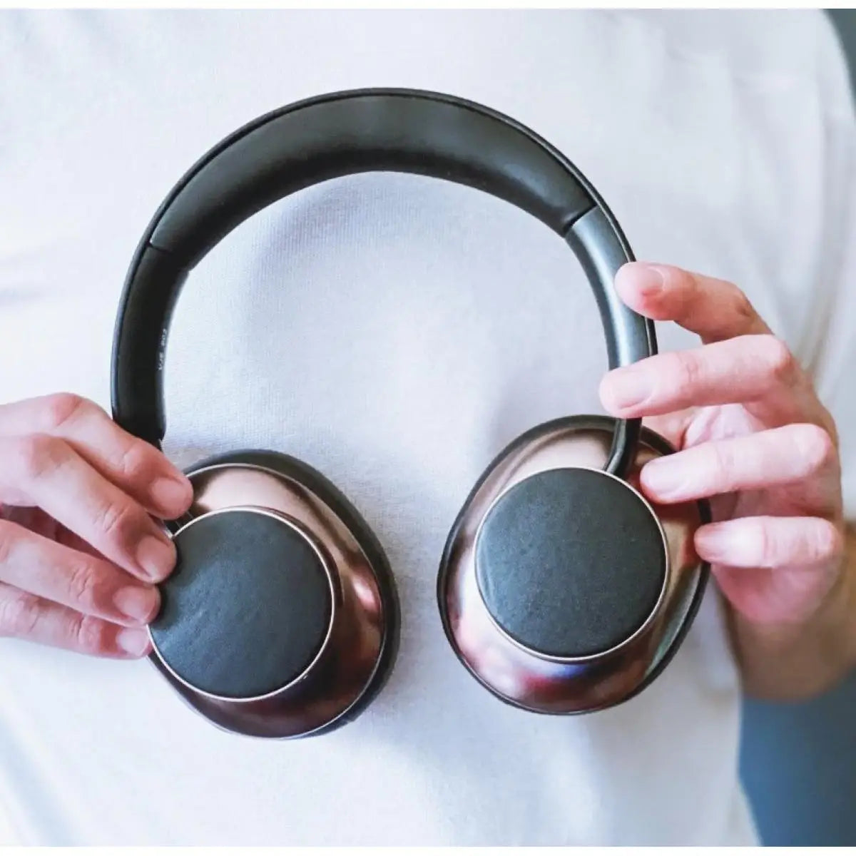 Bluetooth Over Ear Headphones by TEISCHE with 40mm Drivers, 40H Playtime, Noise Isolation, and Bluetooth 5.3 - Perfect for Music and Gaming, Comfortable Fit, Wireless Connectivity, and Durable Design.