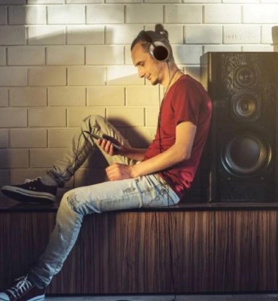 Bluetooth Wireless Headphones with Powerful Bass and Noise Isolation - TEISCHE ND-09, 40H Playtime, Bluetooth 5.3, Comfortable Design, Compatible with All Devices, Ideal for Music and Gaming.